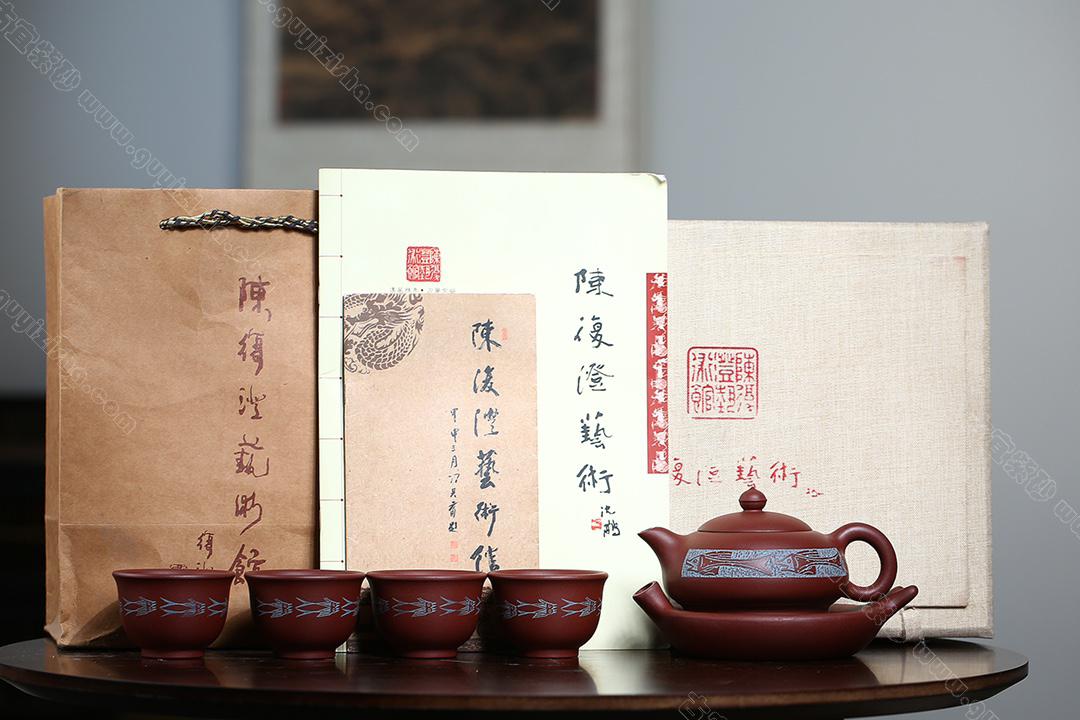 爆竹聲中一歲除，春風送暖入屠蘇<br>【